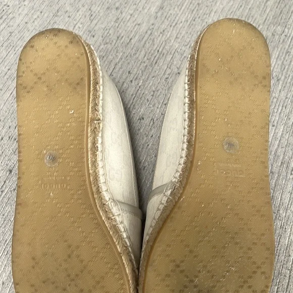 Gucci Loafers with off white fabric. New.